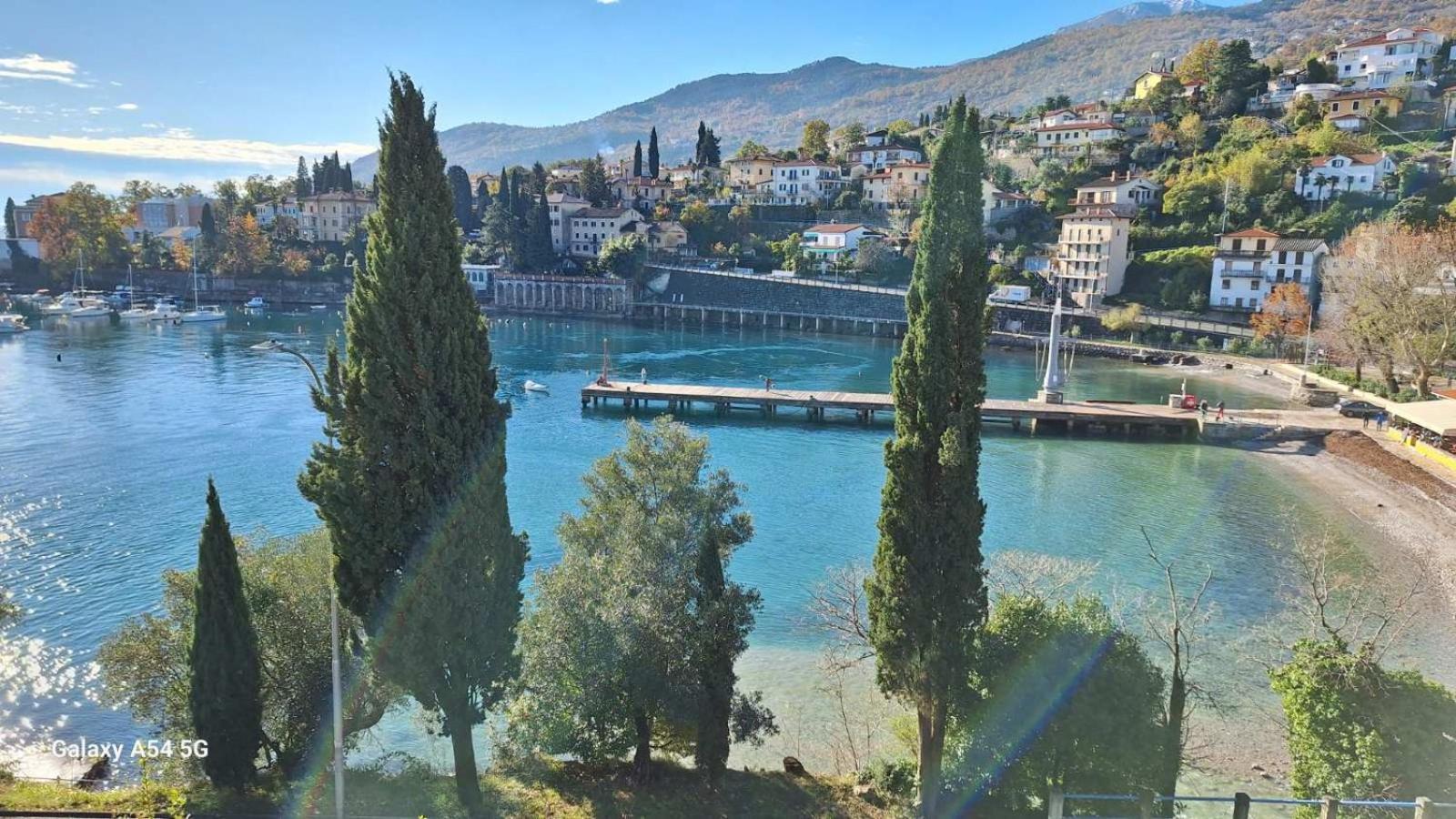 Apartmani Kadmen Ika Exteriér fotografie