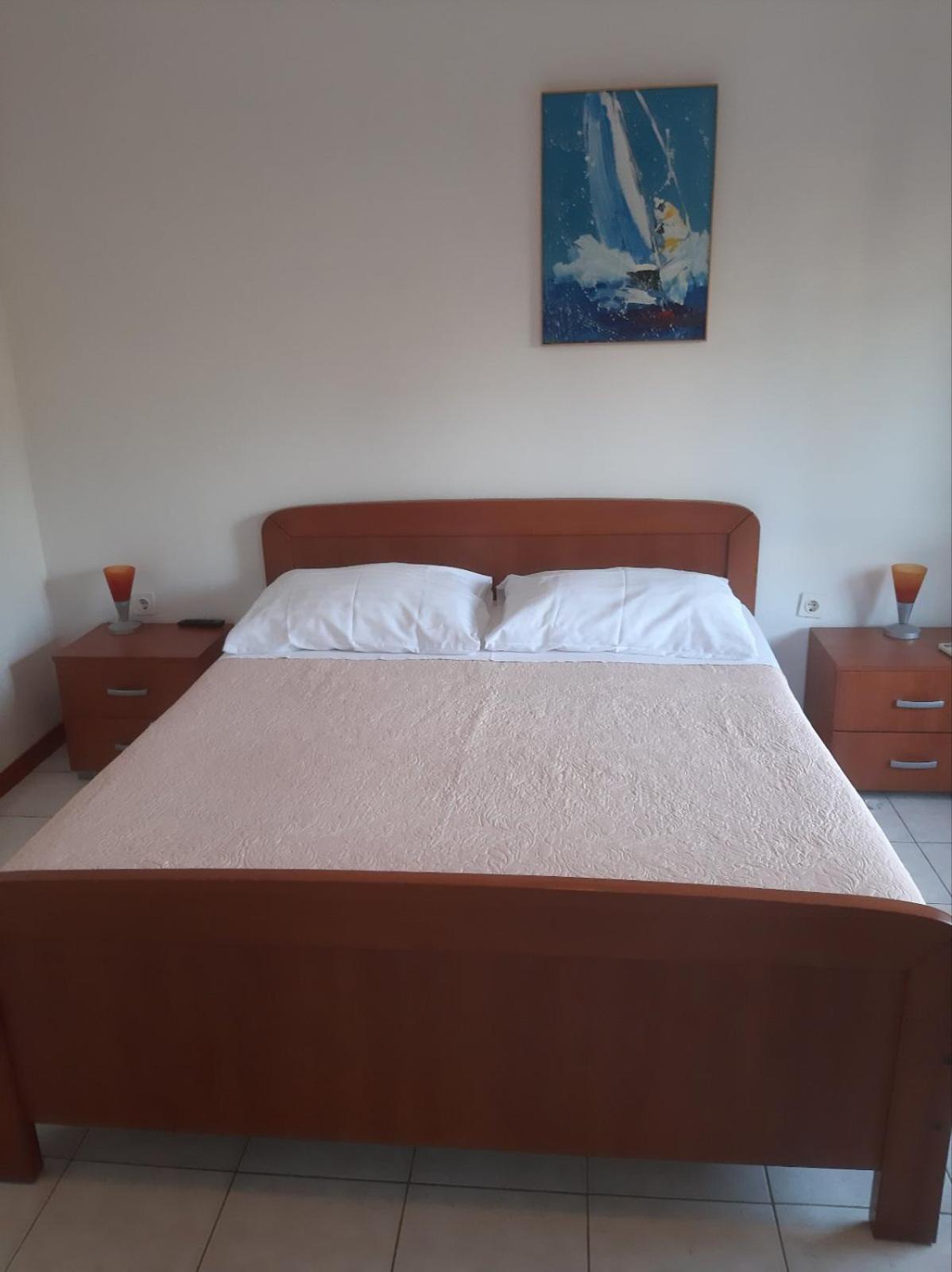 Apartmani Kadmen Ika Exteriér fotografie