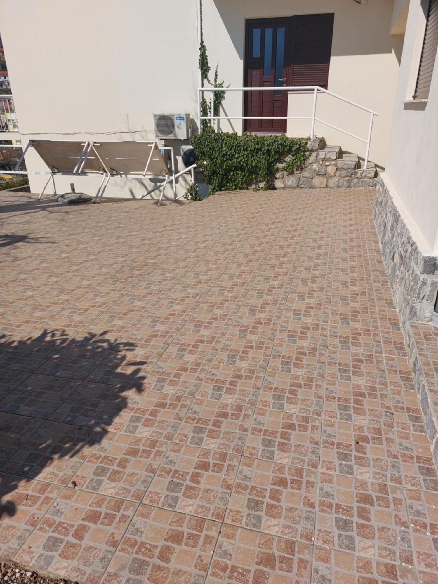 Apartmani Kadmen Ika Exteriér fotografie