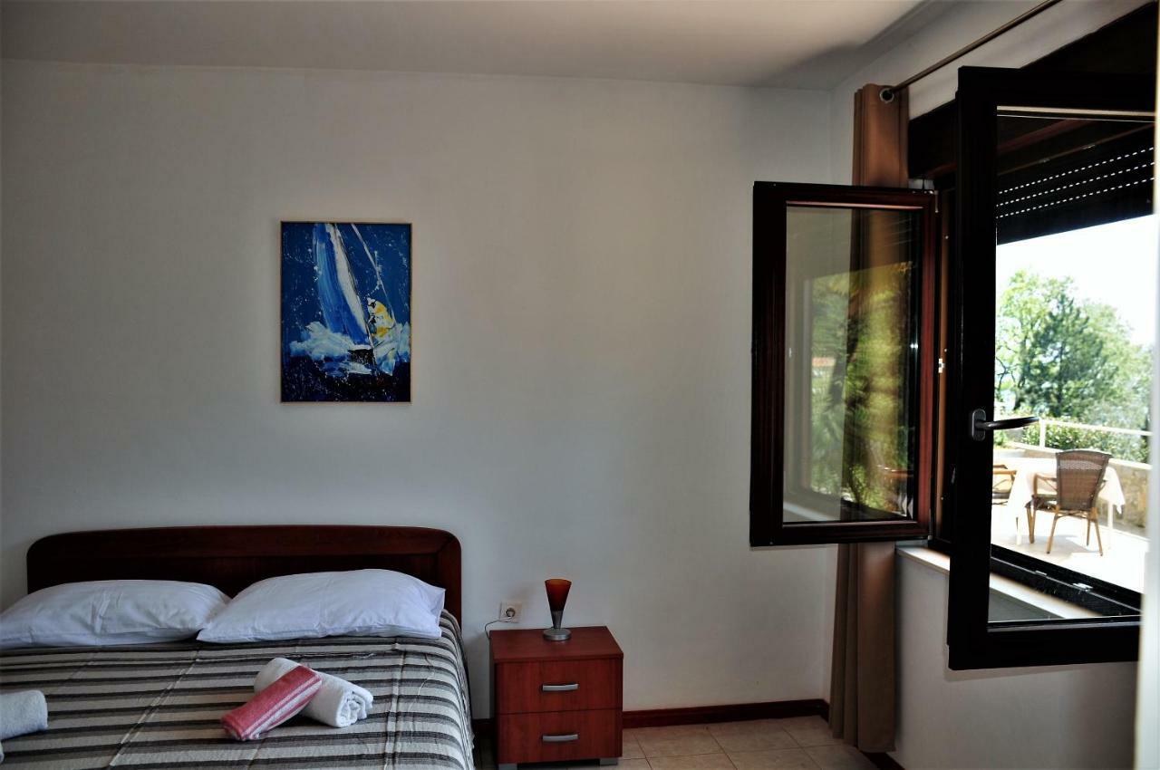 Apartmani Kadmen Ika Exteriér fotografie