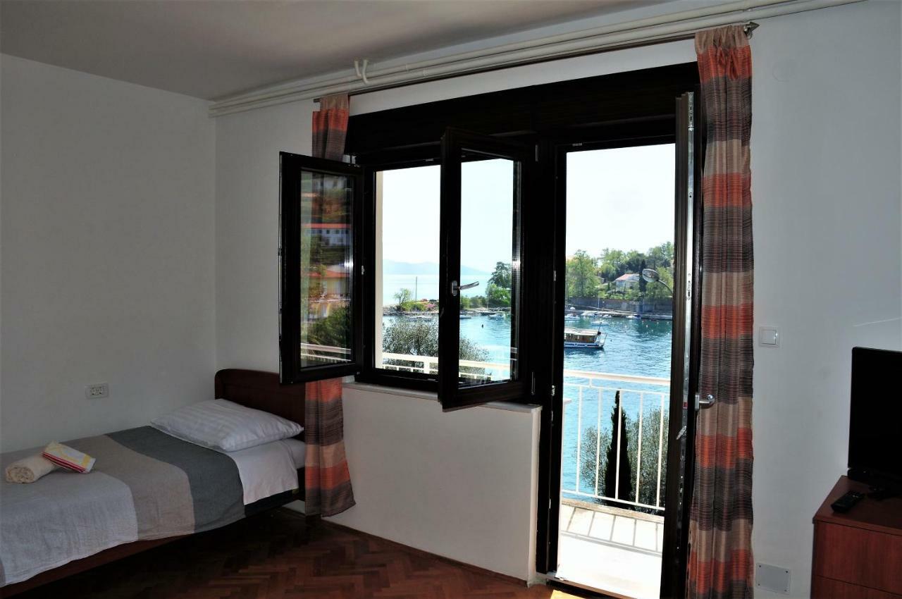 Apartmani Kadmen Ika Exteriér fotografie