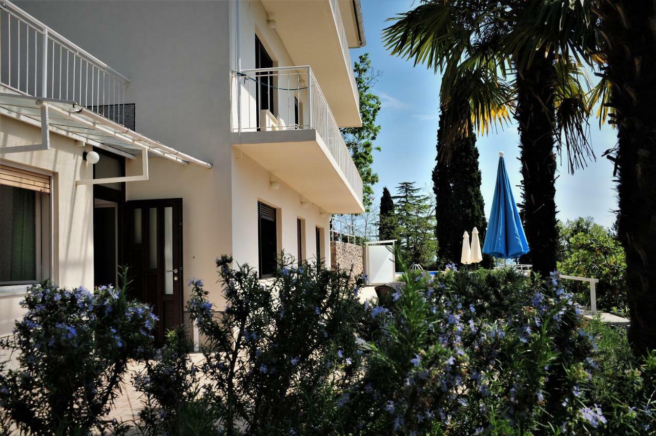 Apartmani Kadmen Ika Exteriér fotografie